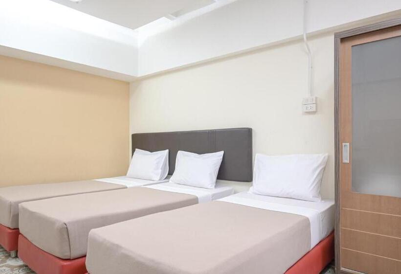 Superior Kolmen Hengen Huone, Ac Habitat Bangkok