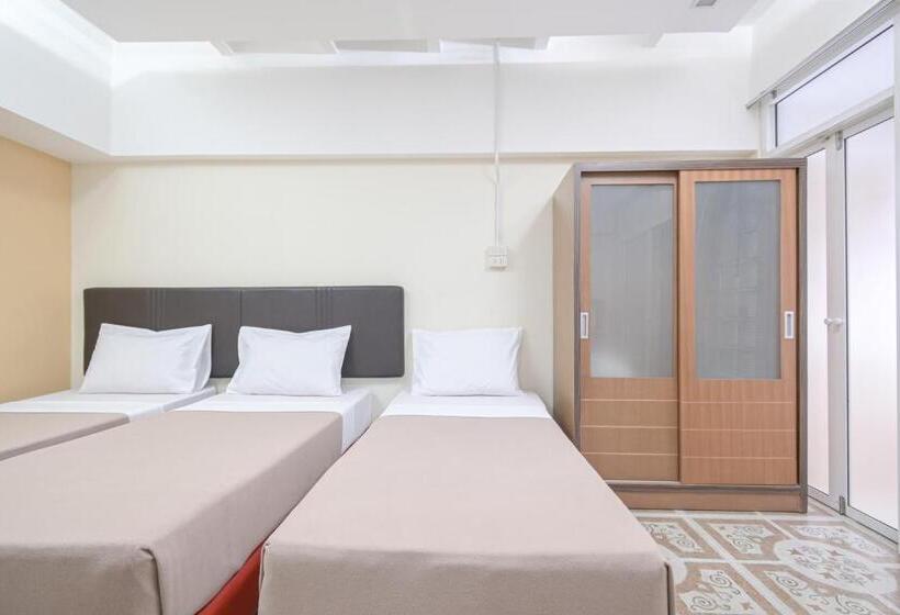 Superior Kolmen Hengen Huone, Ac Habitat Bangkok