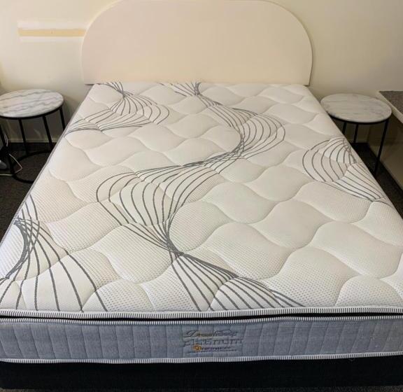 חדר סטודיו סטנדרד, 755 Regal Court Motel