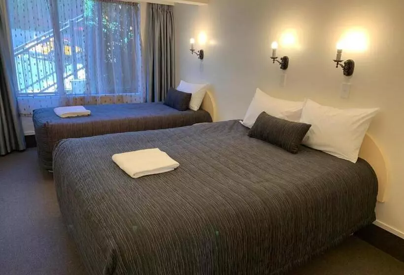 １ベッドルームアパートメント, 755 Regal Court Motel