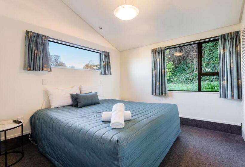 带2个卧室的公寓, 755 Regal Court Motel