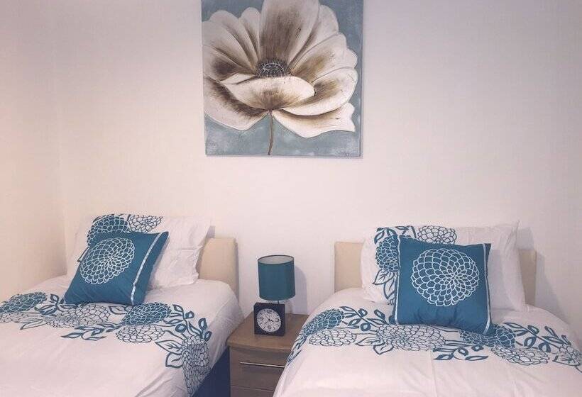 Апартаменты 2 Спальни, Haymarket Apartment