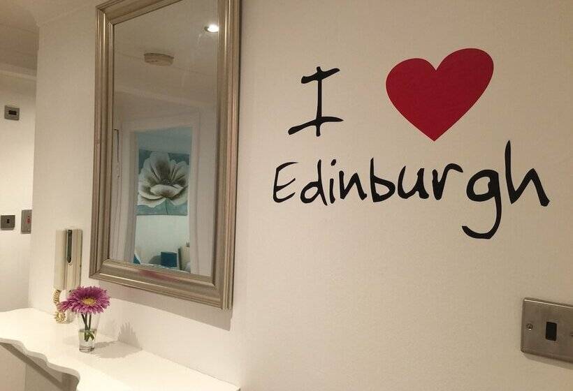 Апартаменты 2 Спальни, Haymarket Apartment