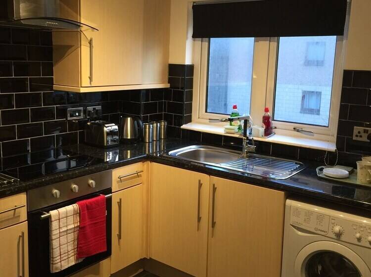 דירת שני חדרים, Haymarket Apartment