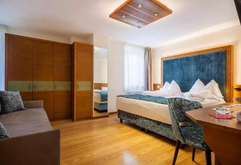 Superior Room Mountain View