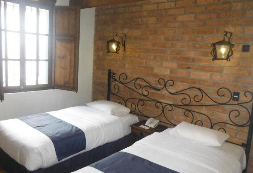 غرفه قياسيه سريرين مزدوجين, Casa Indigo