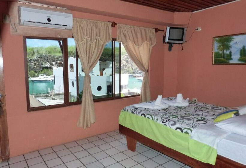 Chambre Familiale, Castro Galapagos