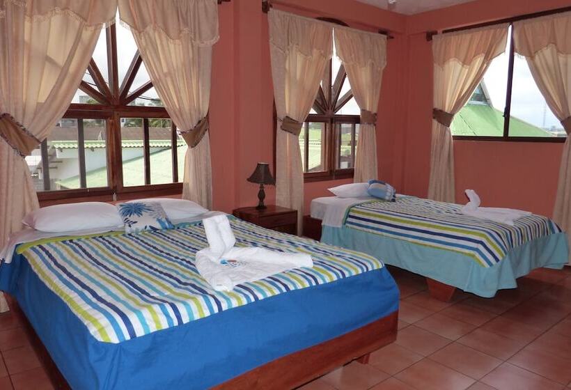 Chambre Familiale, Castro Galapagos