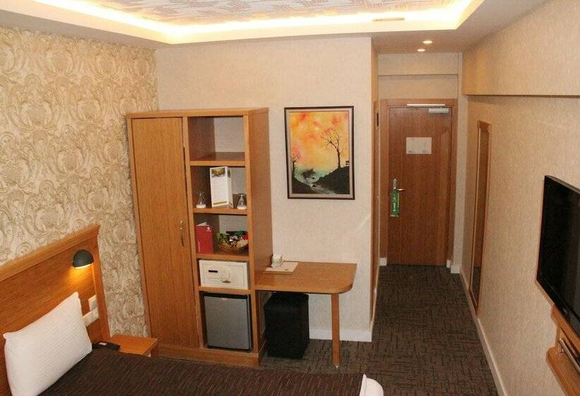 Номер Стандарт, Grand Hitit