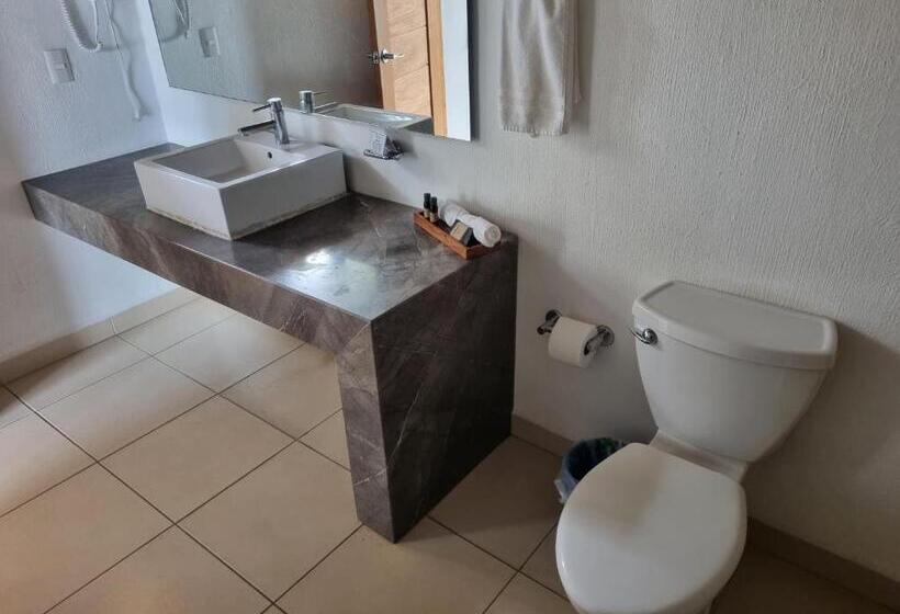 带大床的标准间, La Ribereña