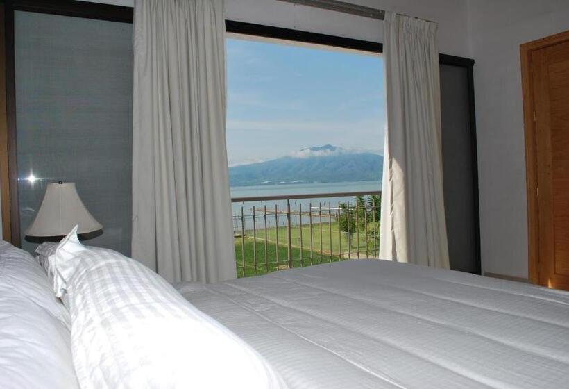 带大床的标准间, La Ribereña