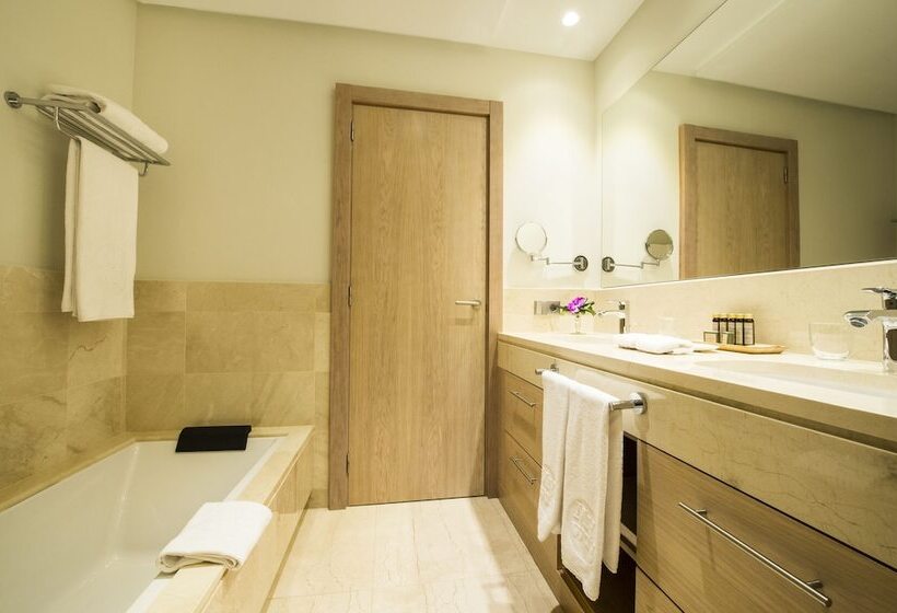 套房侧面可观海景, Las Terrazas de Abama Suites