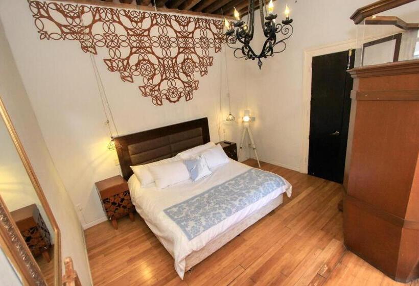 سوئیت با بالکن, Mansion Von Humboldt