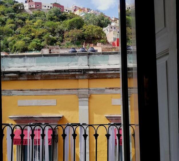 مجموعه ویستا شهر, Mansion Von Humboldt