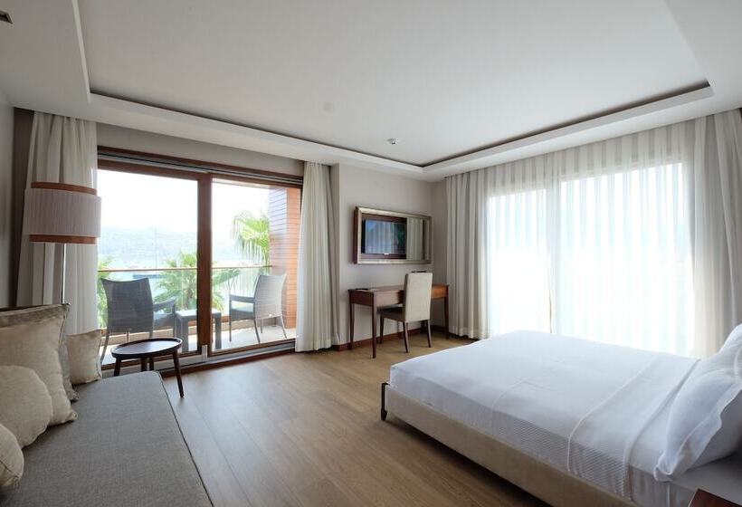 غرفة ديلوكس مطلّة علي البحر, Marisol Boutique