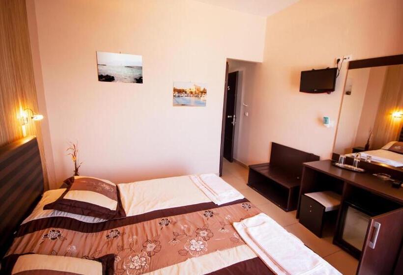 スタンダードルーム, Plaza