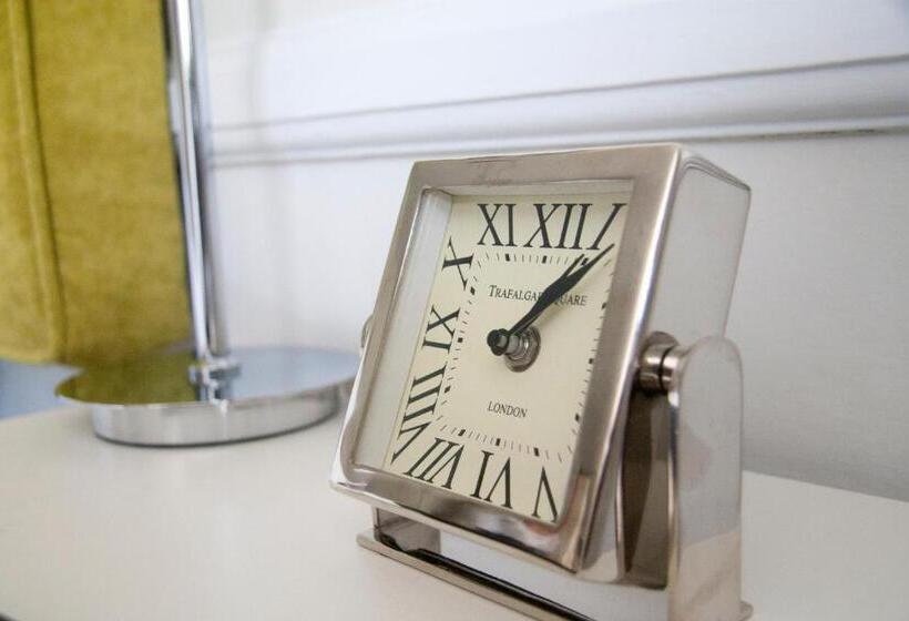 ２ベッドルームアパートメント, The Globe