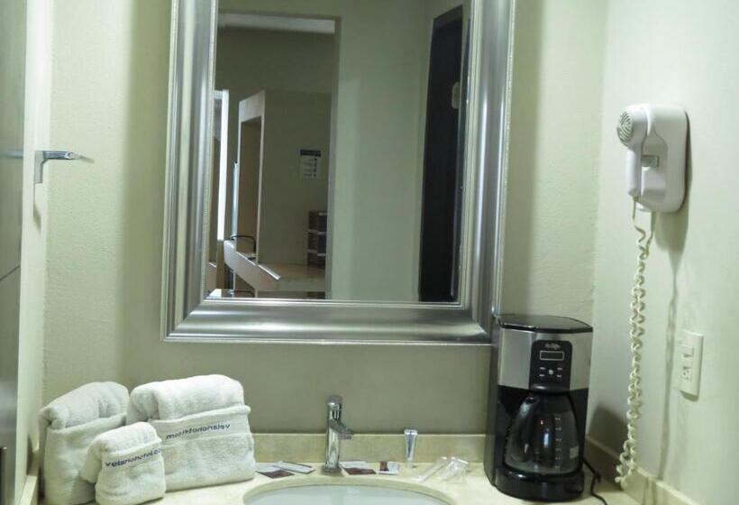 带按摩浴盆的套房, Velario