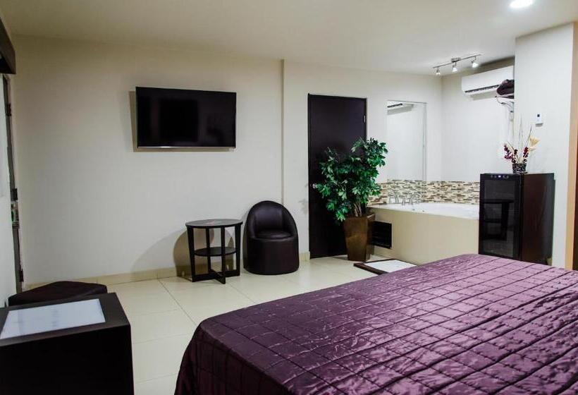 带按摩浴盆的套房, Velario