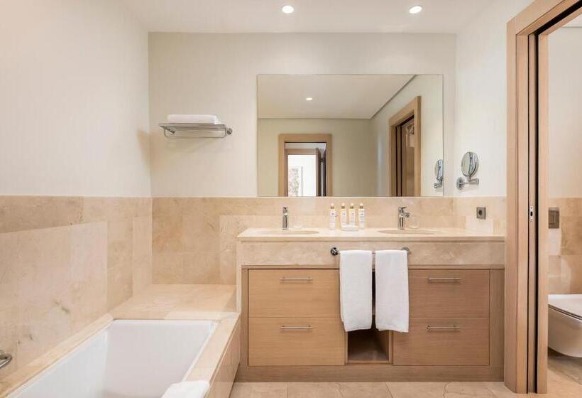 套房侧面可观海景, Las Terrazas de Abama Suites