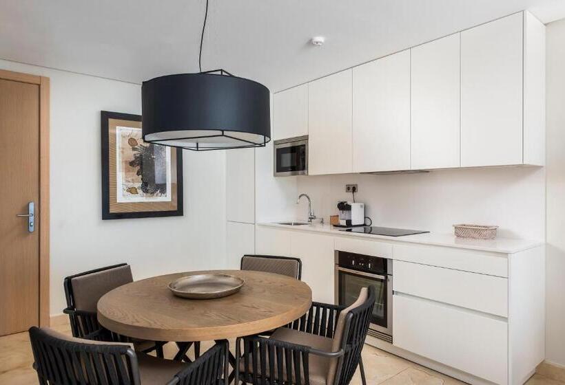 套房侧面可观海景, Las Terrazas de Abama Suites