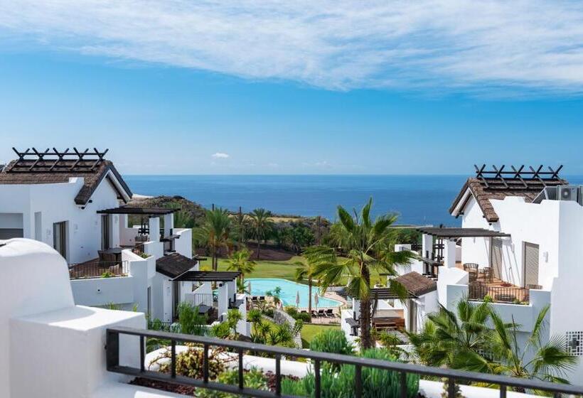 套房侧面可观海景, Las Terrazas de Abama Suites