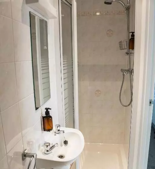スタンダードルーム, Kingsway Guesthouse   A Selection Of Single, Double And Family Rooms In A Central Location
