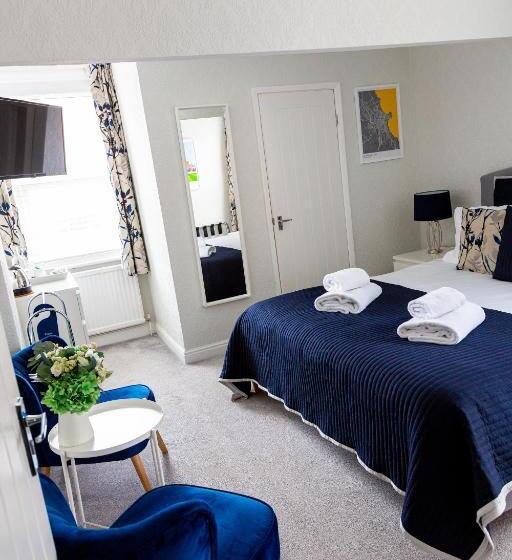 Номер Стандарт, Kingsway Guesthouse   A Selection Of Single, Double And Family Rooms In A Central Location