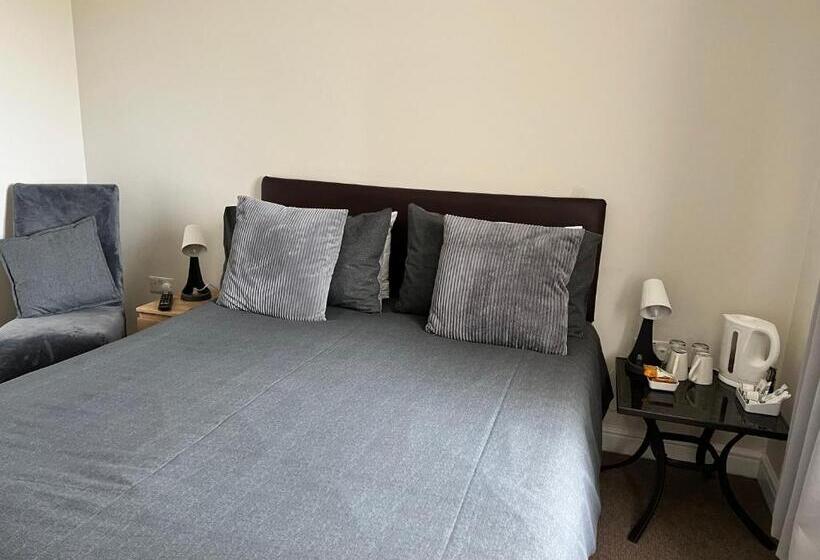 اتاق استاندارد, A Castle View