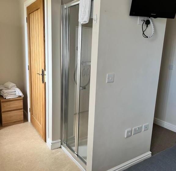 اتاق استاندارد, A Castle View