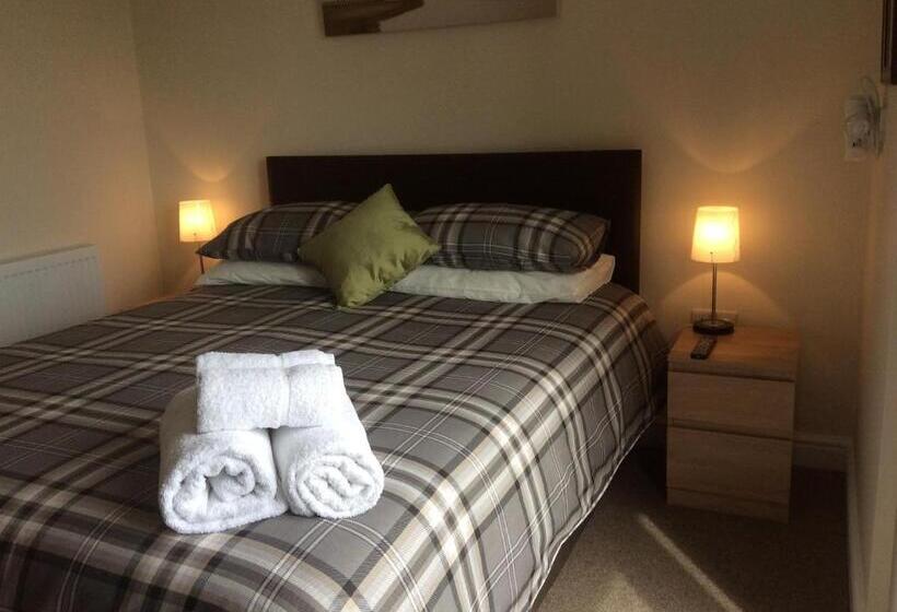 اتاق استاندارد اینتریور, A Castle View