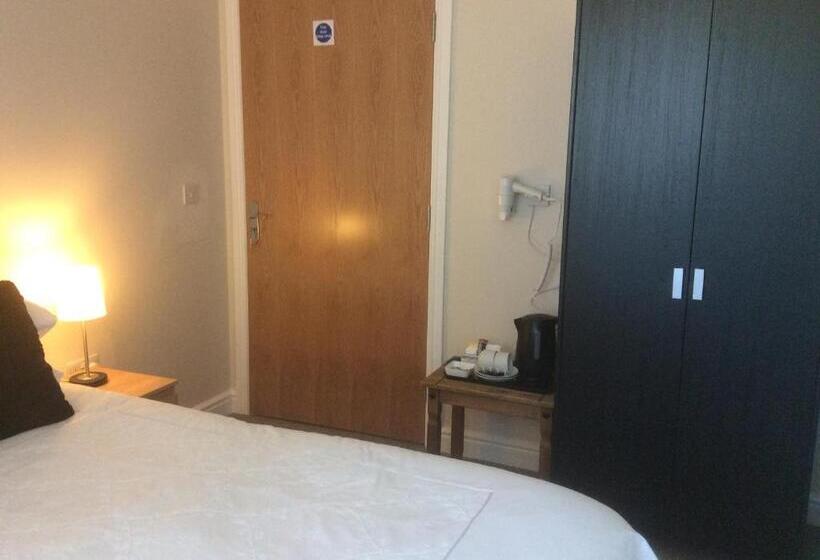 اتاق عادی, A Castle View