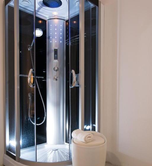 バス共有のスタンダードルーム, Business Hostel Wiesbaden One