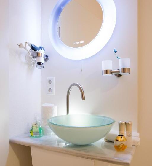 バス共有のスタンダードルーム, Business Hostel Wiesbaden One