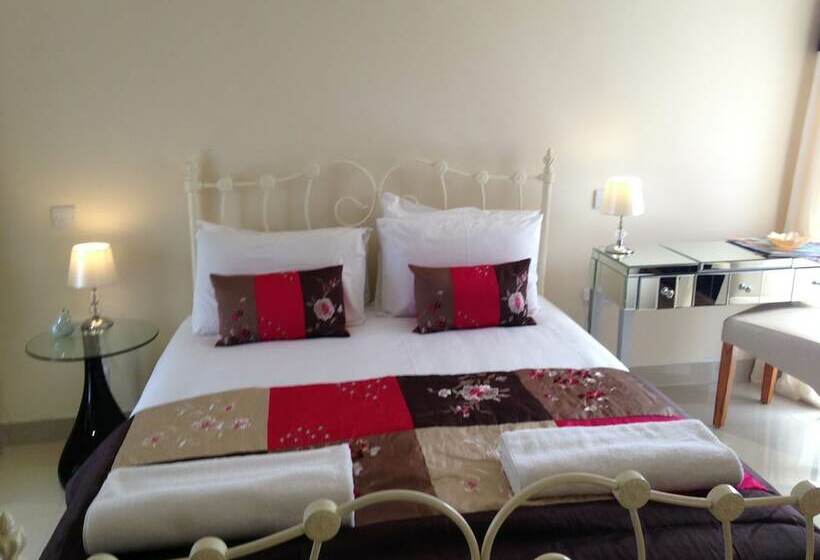 غرفة تنفيذية, Hills Farm Stays