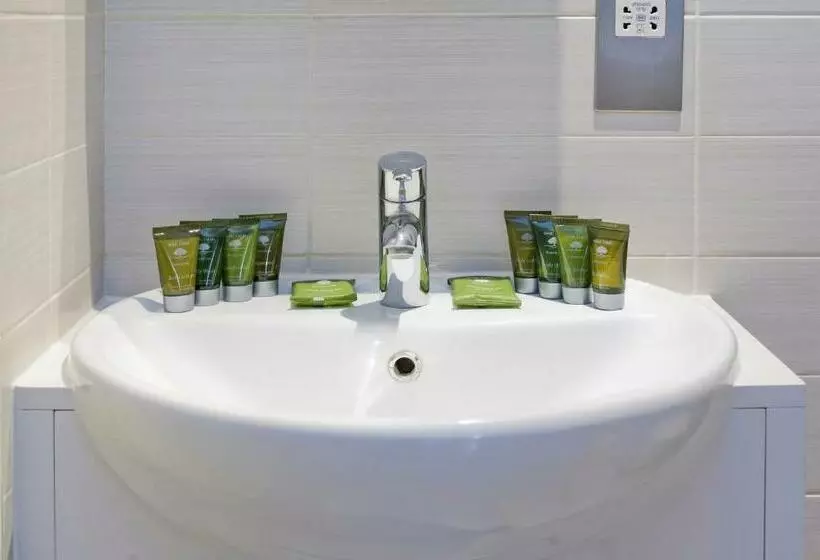 استودیوی استاندارد, Crane Court By City2stay