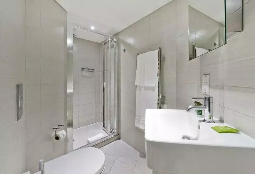 استودیوی استاندارد, Crane Court By City2stay