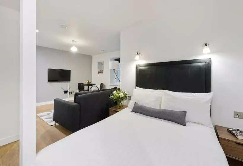استودیوی استاندارد, Crane Court By City2stay