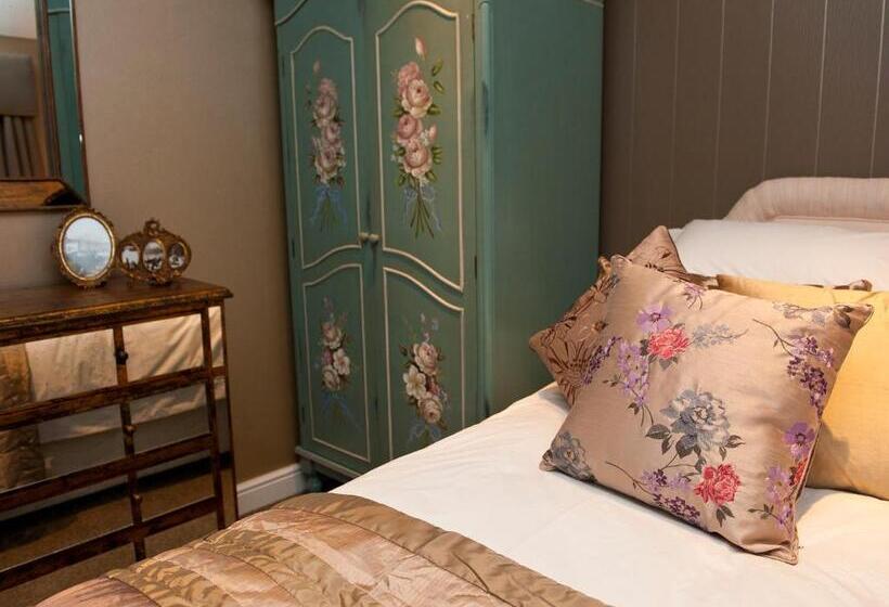 منزل 3 غرف نوم, Five Star Stays