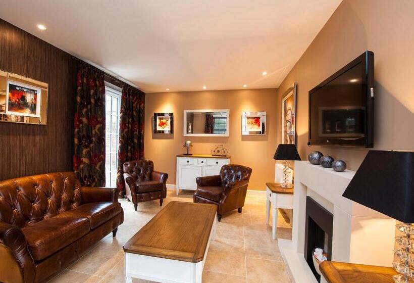 منزل غرفتين نوم, Five Star Stays