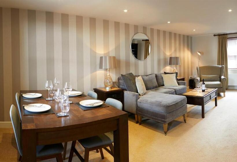 منزل 3 غرف نوم, Five Star Stays