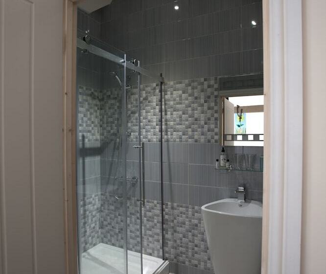 غرفة تنفيذية, Hills Farm Stays