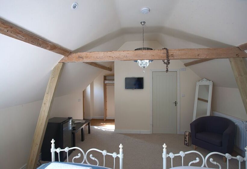 غرفة تنفيذية, Hills Farm Stays