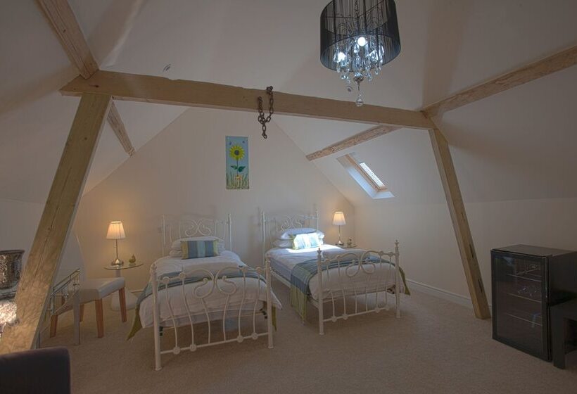 غرفة تنفيذية, Hills Farm Stays