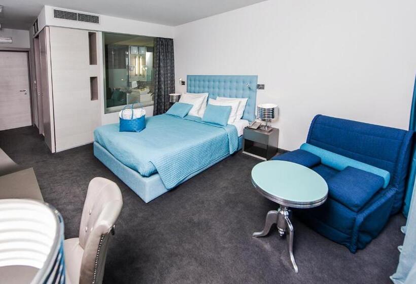 Номер Стандарт Трехместный, Arupinum