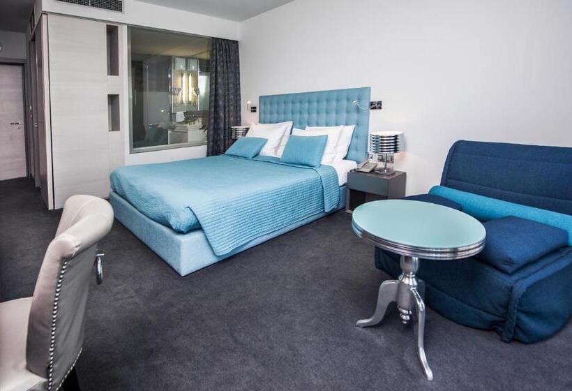 Номер Стандарт Трехместный, Arupinum