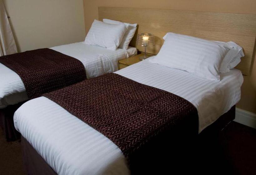 标准间, Ashley Victoria