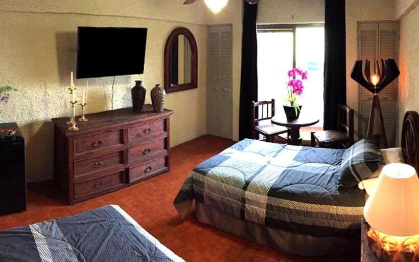 سوییت, Aurora Suites