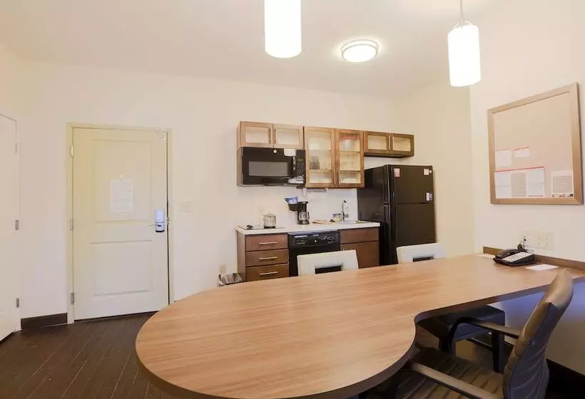 スタンダードスタジオ, Candlewood Suites Auburn, An Ihg