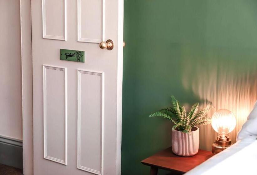 غرفة قياسية, Endeavour, Staithes